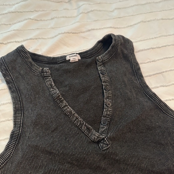 Garage Tank - Picture 3 of 4